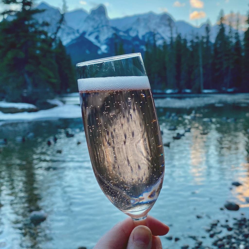 CHAMPAGNE POWDER – Three Sisters Mountain Candle Co.